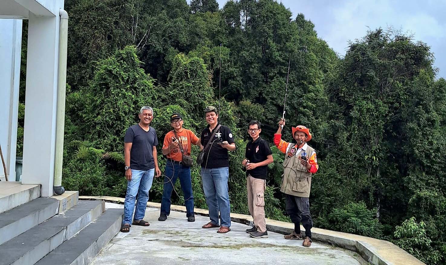 Survei Lokasi Pemasangan Repeater Kebencanaan di Citorek – Gunung Luhur